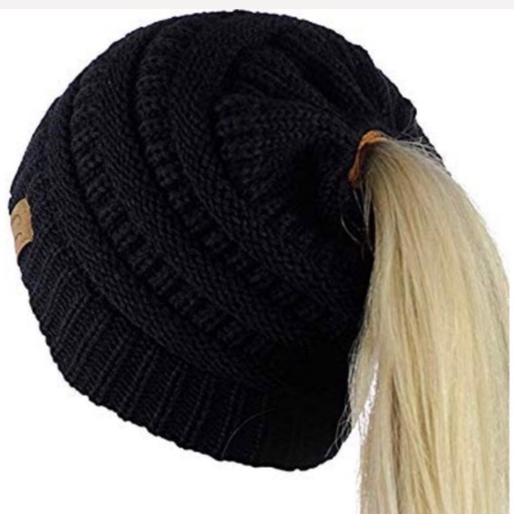 Accessories - Black Warm Ponytail/Messy Bun Toque/Beanie